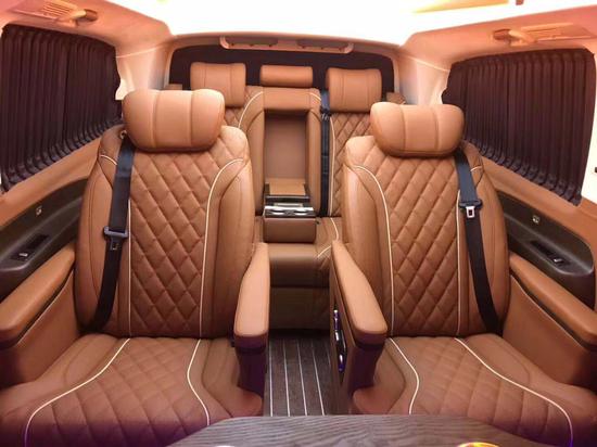 奔驰威霆商务车 升级改装高顶隔断报价