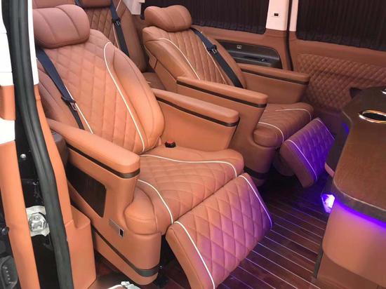 奔驰威霆商务车 升级改装高顶隔断报价