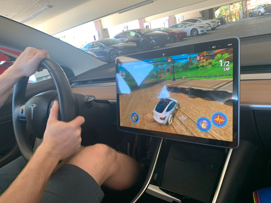 Autopilot再惹争议 特斯拉的黑科技到底靠不靠谱?
