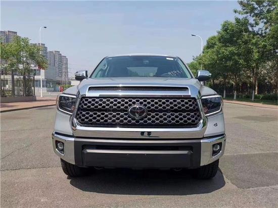 2020款丰田坦途5.7排量超强底优惠大礼包