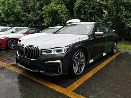 全新BMW760Li最新配置解析快点抢购