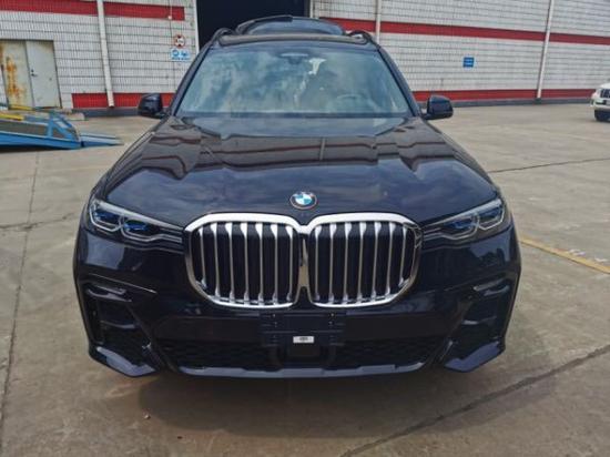 20款宝马X7M实用性和科技感毋庸置疑