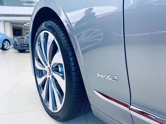 进口20款宾利飞驰V8S重塑全新荣耀风貌