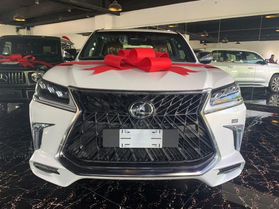 2020款雷克萨斯LX570中东版前后大包围