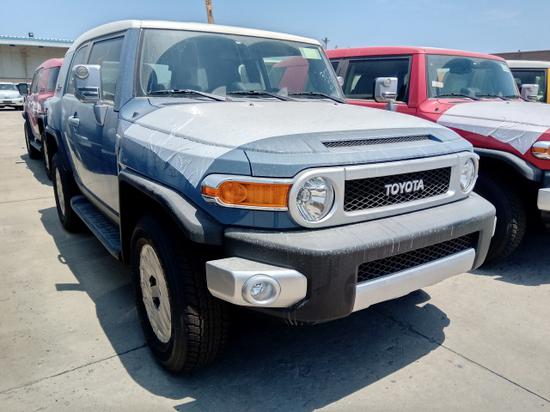 2020款丰田FJ酷路泽双油箱经济实用越野