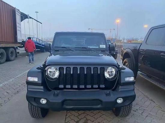 21款加版JEEP牧马人sport四门硬顶国六