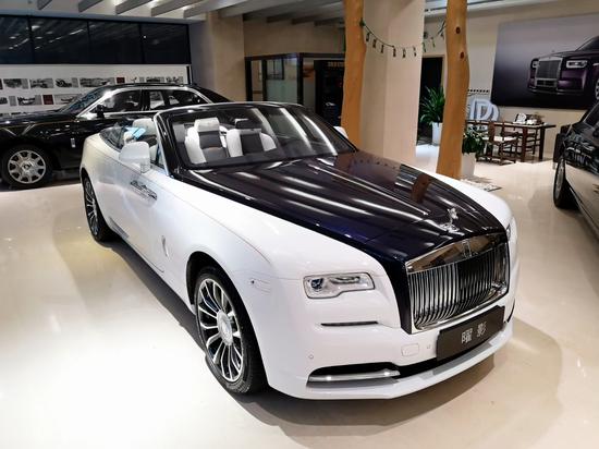 新款劳斯莱斯魅影所展示的高贵更加独特