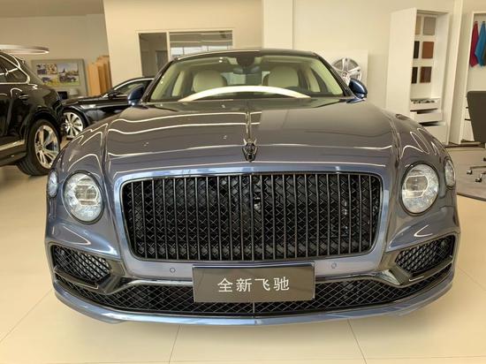 宾利飞驰实拍曝光！6.0T引擎椭圆形排气