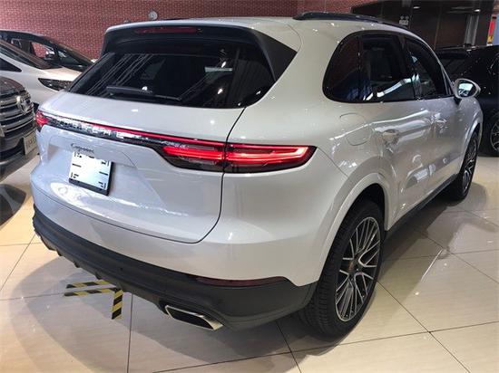 2021款保时捷卡宴现车红内饰 最新报价