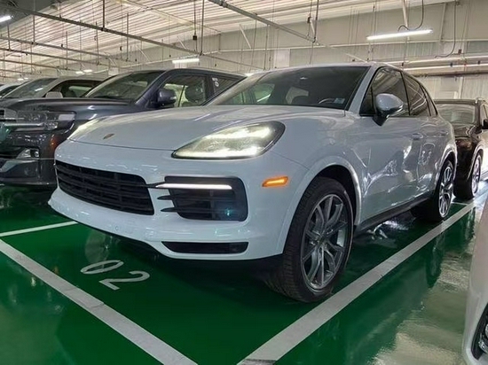 进口保时捷卡宴白红现车配置齐特价处理