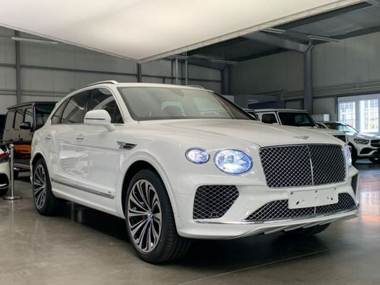 2021款宾利添越V8国六排量大幅优惠降价