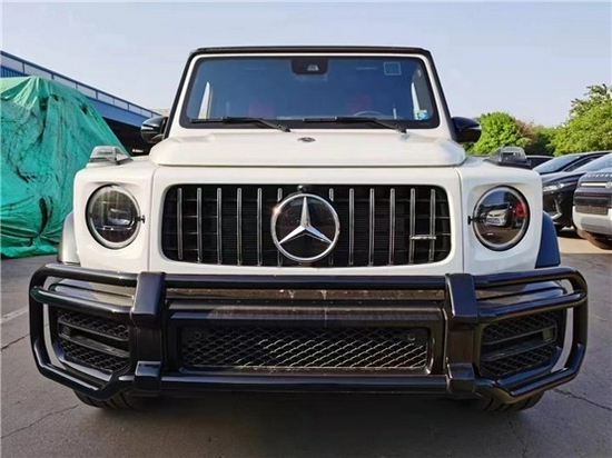 2021款奔驰G63港口实拍白红满配奢华越野