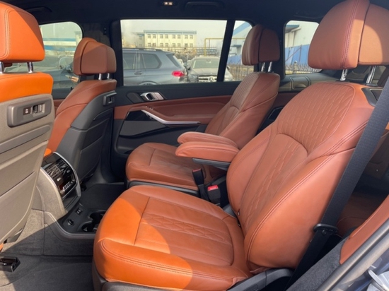 2022款宝马X7大批现车95万起售津港行情