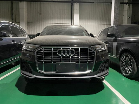 2020款奥迪Q7现车随时提天津港优惠多多