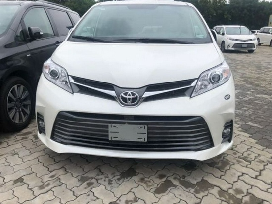 2021款丰田塞纳3.5L XLE版两驱现车报价