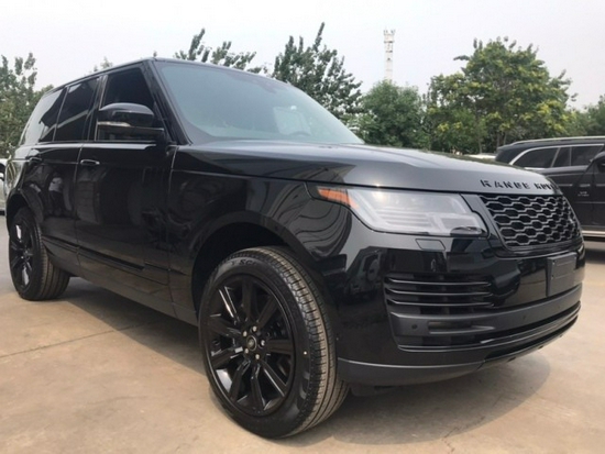 国六路虎3.0汽油行政黑耀现车 它在等你