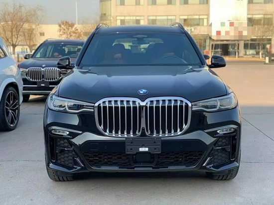 国六21款宝马X7诠释岿然气概 让利促销