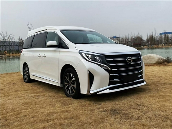 广汽传祺gm8商务车国内高端mpv
