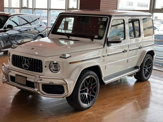 2021款奔驰G63 留存了其一贯结实的风格