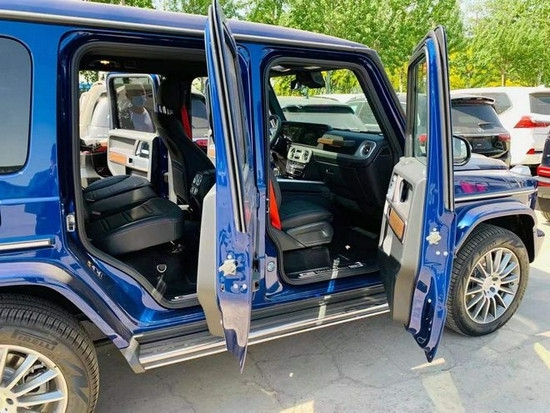 21款奔驰G500现车报价 黑色真皮座椅舒适