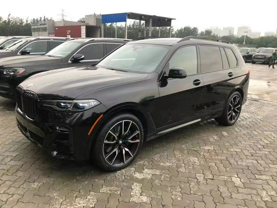 2021款宝马X7现车110万可提年末优惠可谈