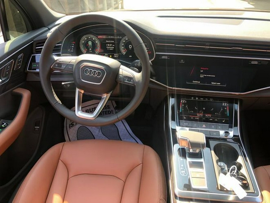 22款平行进口奥迪Q7现车低至58万带回家