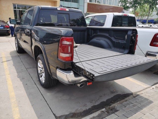 21款道奇公羊大角牛皮卡大佬现车手续齐