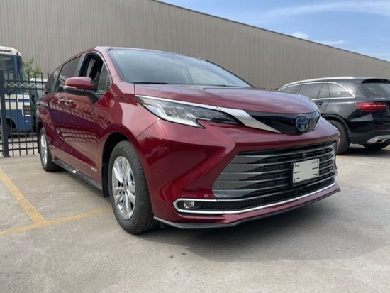 2022款加版丰田塞纳两驱比墨版配置多