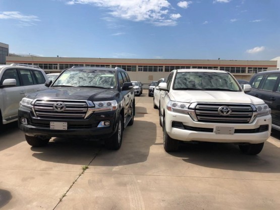 19款丰田酷路泽4600 KDSS版现车价格