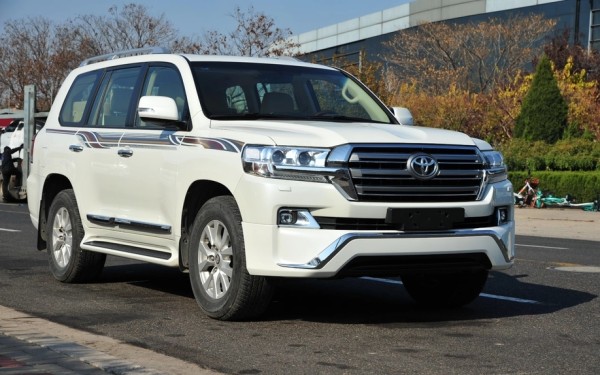 2019款丰田酷路泽4600 陆巡GXR玉溪报价