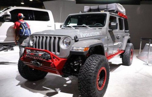 2019款吉普牧马人 硬派越野雄踞阿拉善