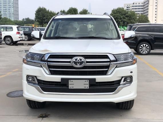 2019款丰田酷路泽4600彰显顶级suv豪华感