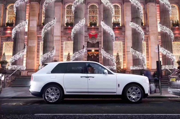 2019款劳斯莱斯库里南SUV 品力更胜一筹