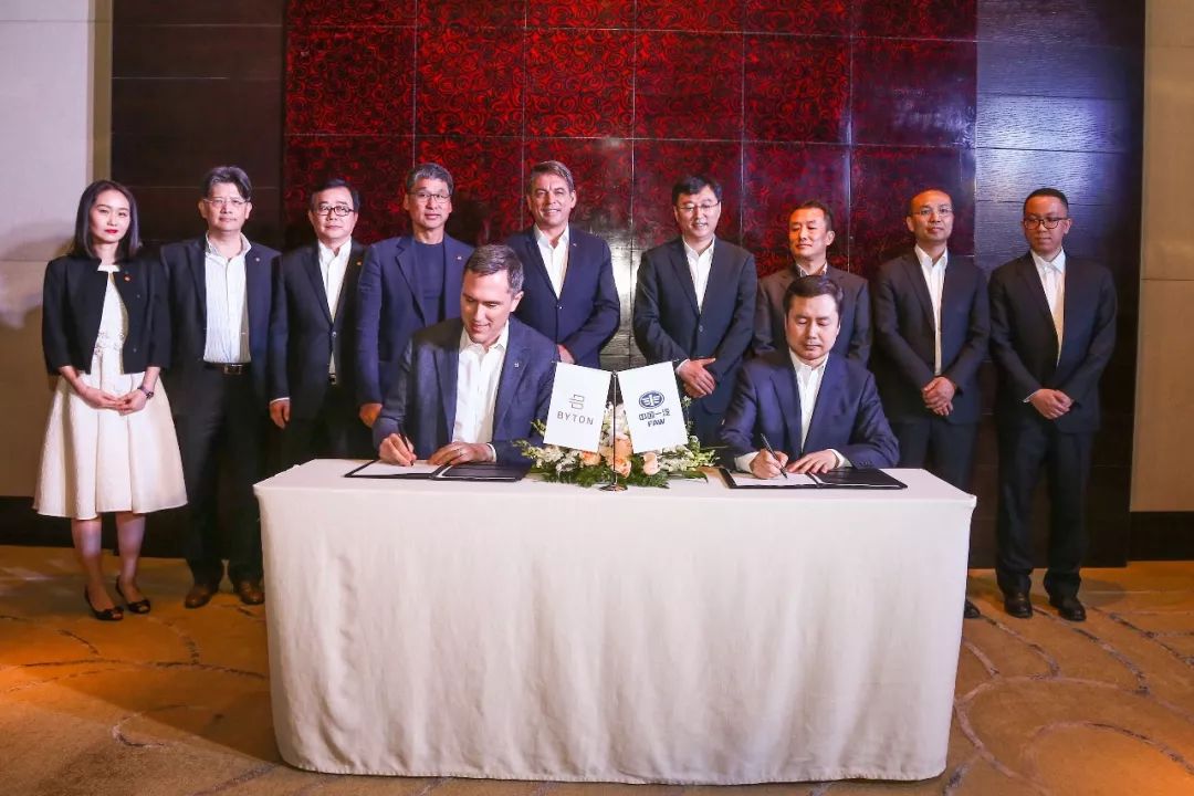 北京车展|智能化抛却犹疑 看新晋与传统的排兵布阵