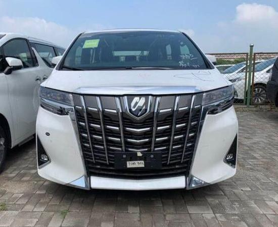 2020款丰田埃尔法 优惠20万送装饰礼包