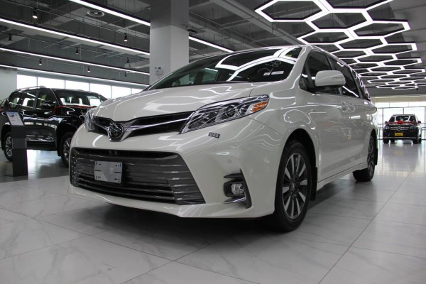 19款丰田塞纳闪亮登场热销全国最新报价