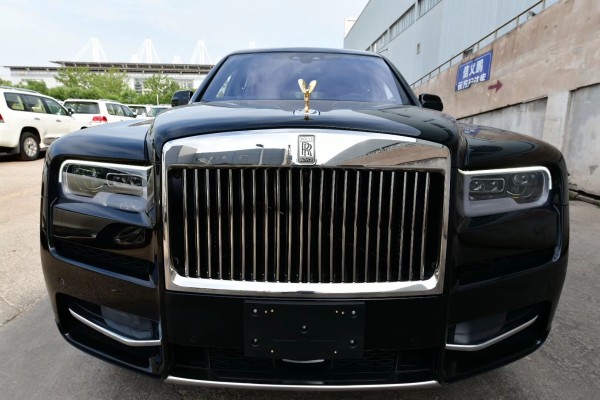 19款加版劳斯莱斯库里南现车降价出售