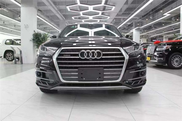 2019款奥迪Q7加版3.0T 最新报价可分期