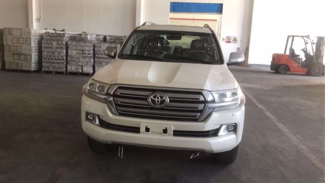 19款丰田酷路泽4000津港现车配置解析