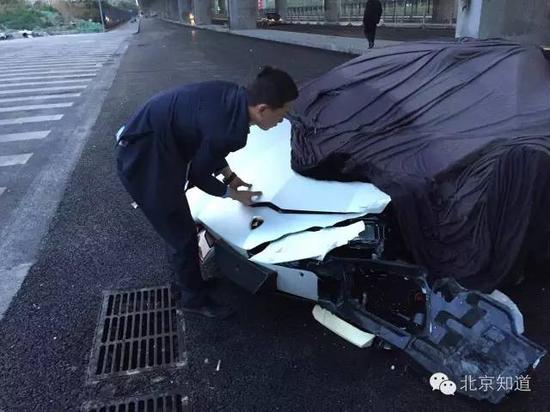北京一兰博基尼撞桥墩!车主疑似“李易峰”(附视频)