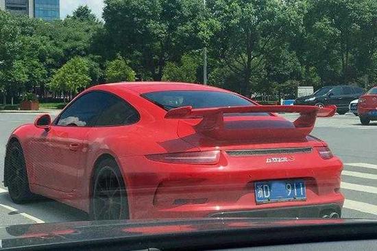 众超跑膜拜的五菱神车 到底神在哪里?