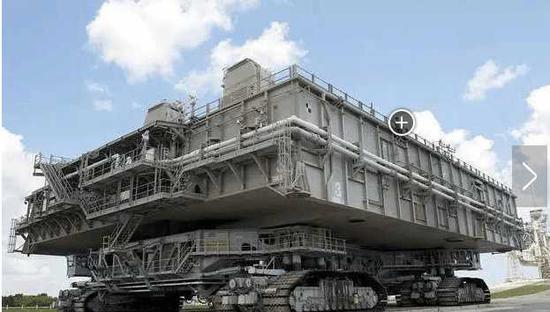 这车重2700吨 30个工程师才能开走