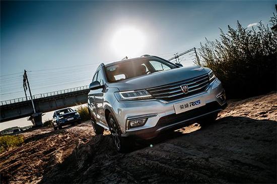 上汽大众销量,,上汽通用销量,,1月上汽大众销量,1月上汽通用销量,上汽通用五菱1月销量 自主领涨合资有增有减 上汽1月销量微增