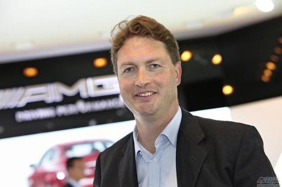 奔驰销量大涨 为何CEO薪水却被砍掉两成?