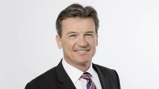 奔驰销量大涨 为何CEO薪水却被砍掉两成?