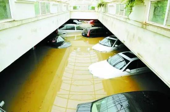 千万别把车停在这几种地方!不然后果很严重!