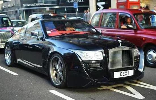 他拥有的劳斯莱斯可以绕地球四个圈