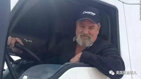 人贩子逼迫女孩车震卖淫 卡车司机军团挺身而出