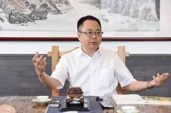 “我们有这么一个梦想,未来我们要迈向新主流,现在仅仅只是一个新势力。”——北汽股份总裁李峰