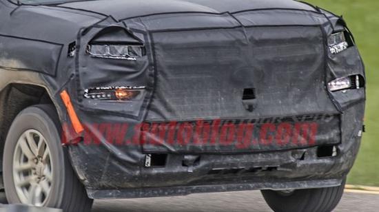 内外风格变化 曝雪佛兰全新索罗德谍照